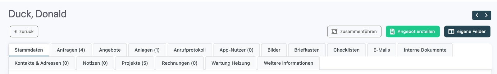 Kundenakte mit dem Button zusammenführen oben rechts
